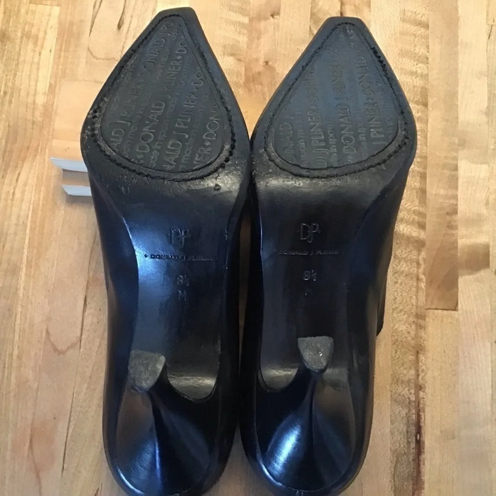 Donald Pliner Mato S4 Black Leather Elastic Gusset Pointy Toe Booties si…